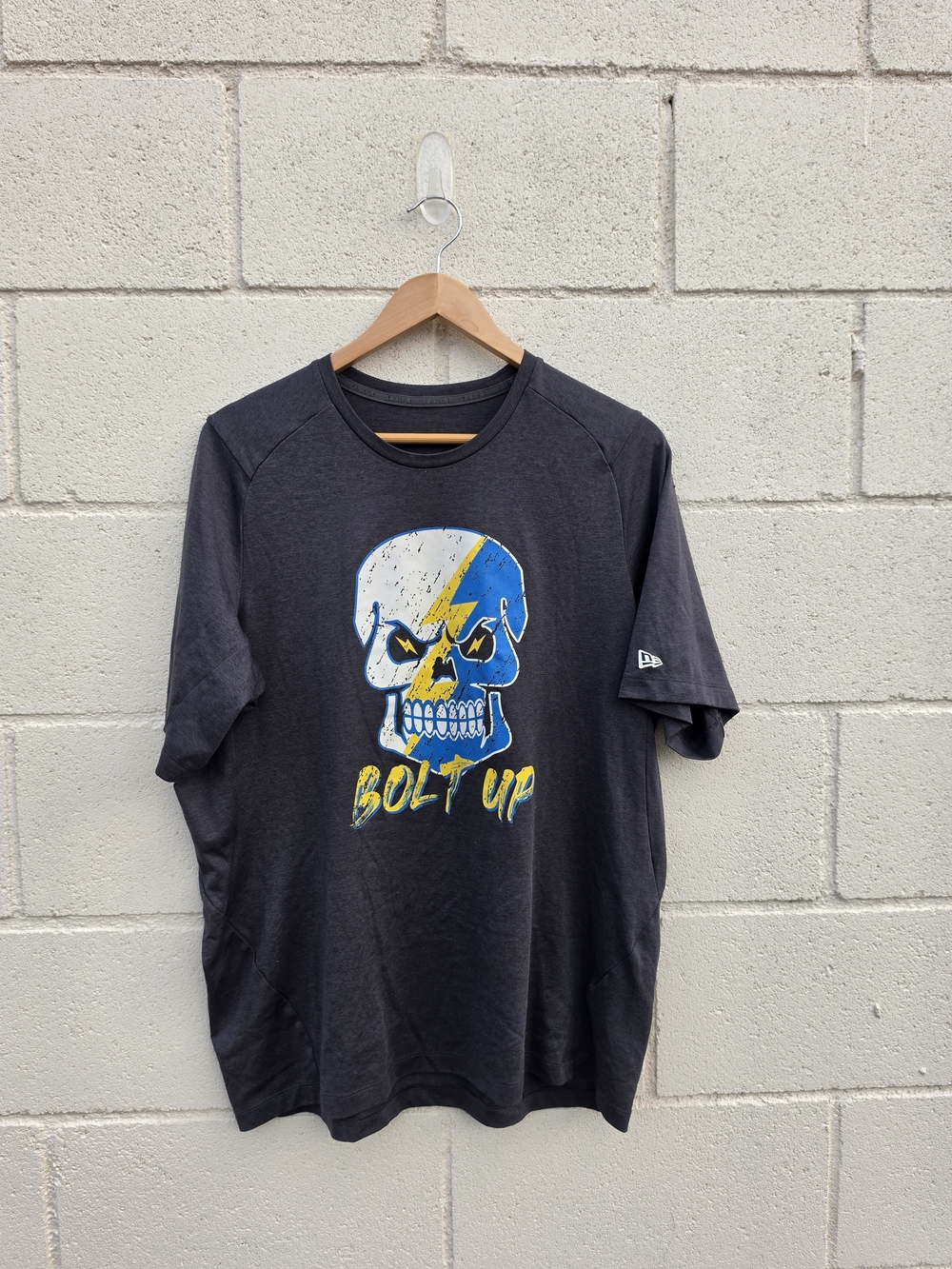 Los Angeles Chargers Black New Era 'Bolt Up' Skull Tee